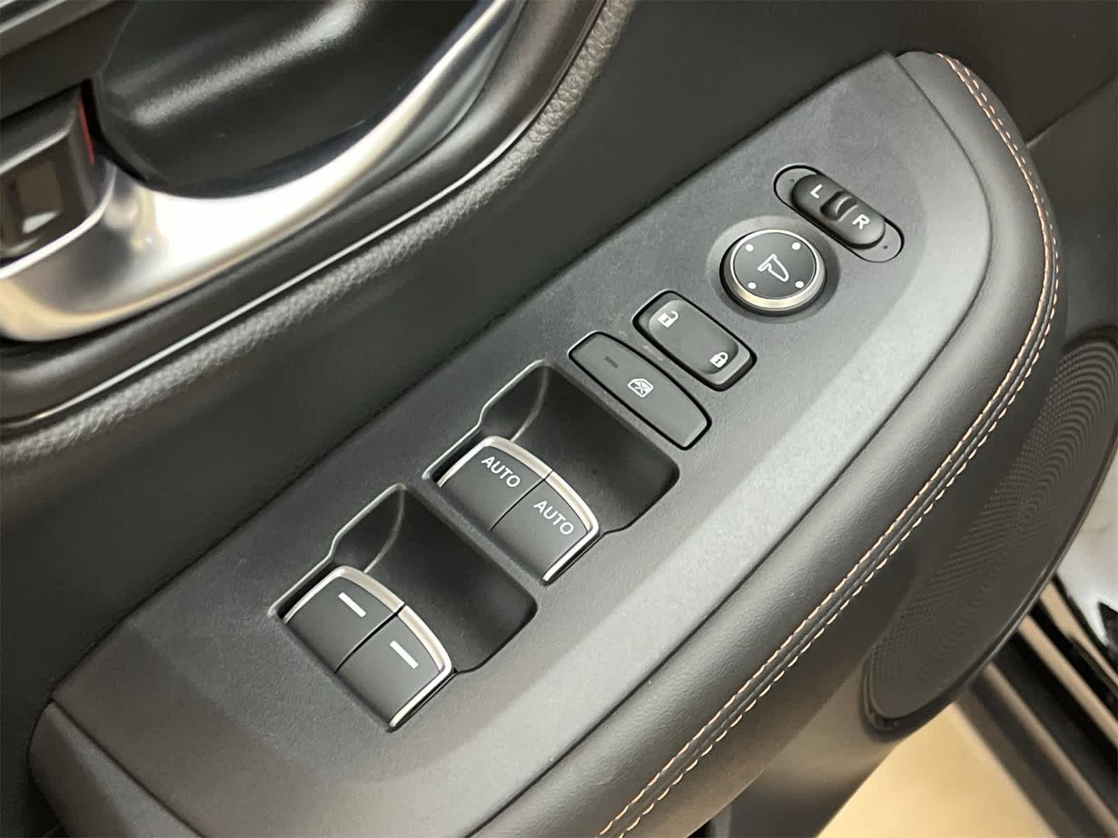 Thumbnail: 2025 Honda HR-V - 16