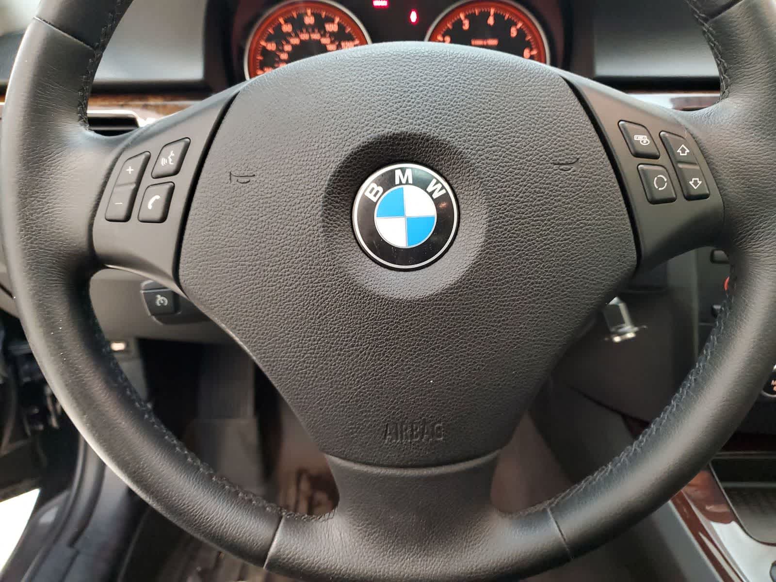 Thumbnail: 2011 BMW 3 Series - 8