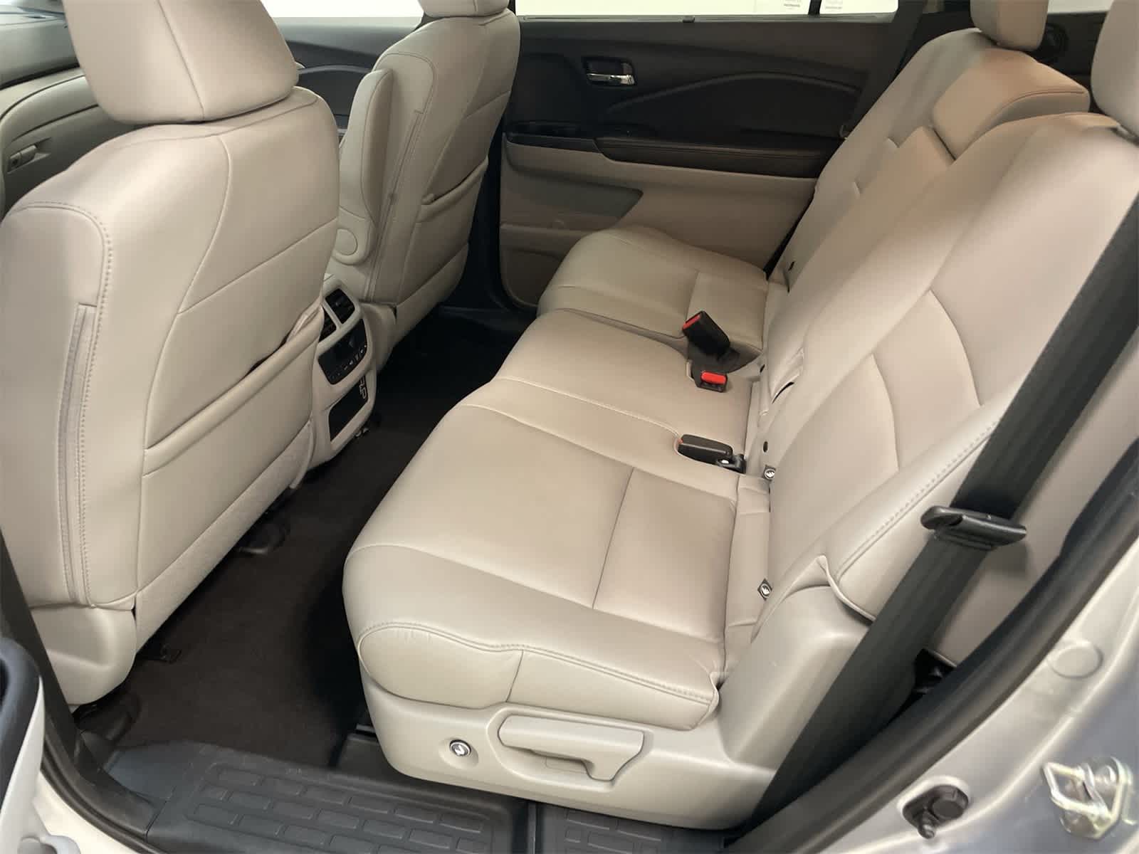 Thumbnail: 2019 Honda Pilot - 21