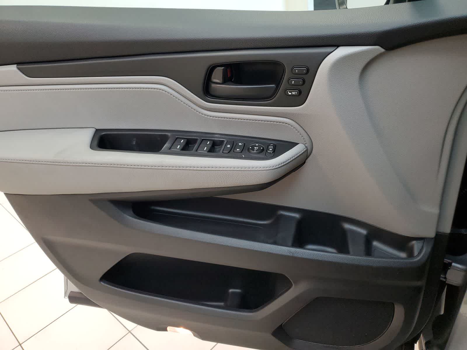Thumbnail: 2019 Honda Odyssey - 16