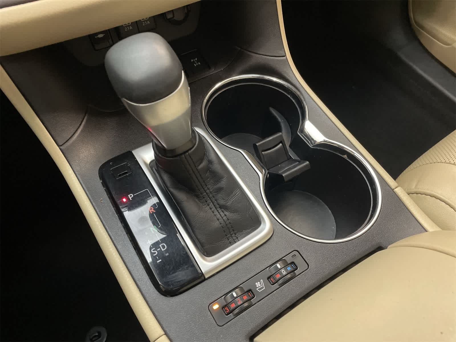 Thumbnail: 2017 Toyota Highlander - 10