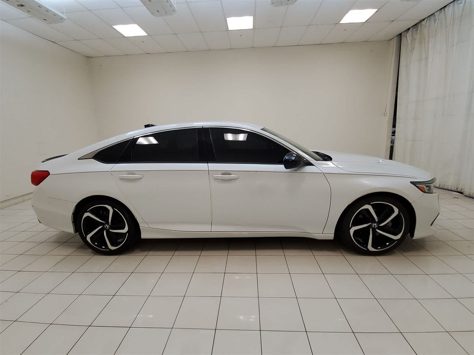 Thumbnail: 2022 Honda Accord - 10