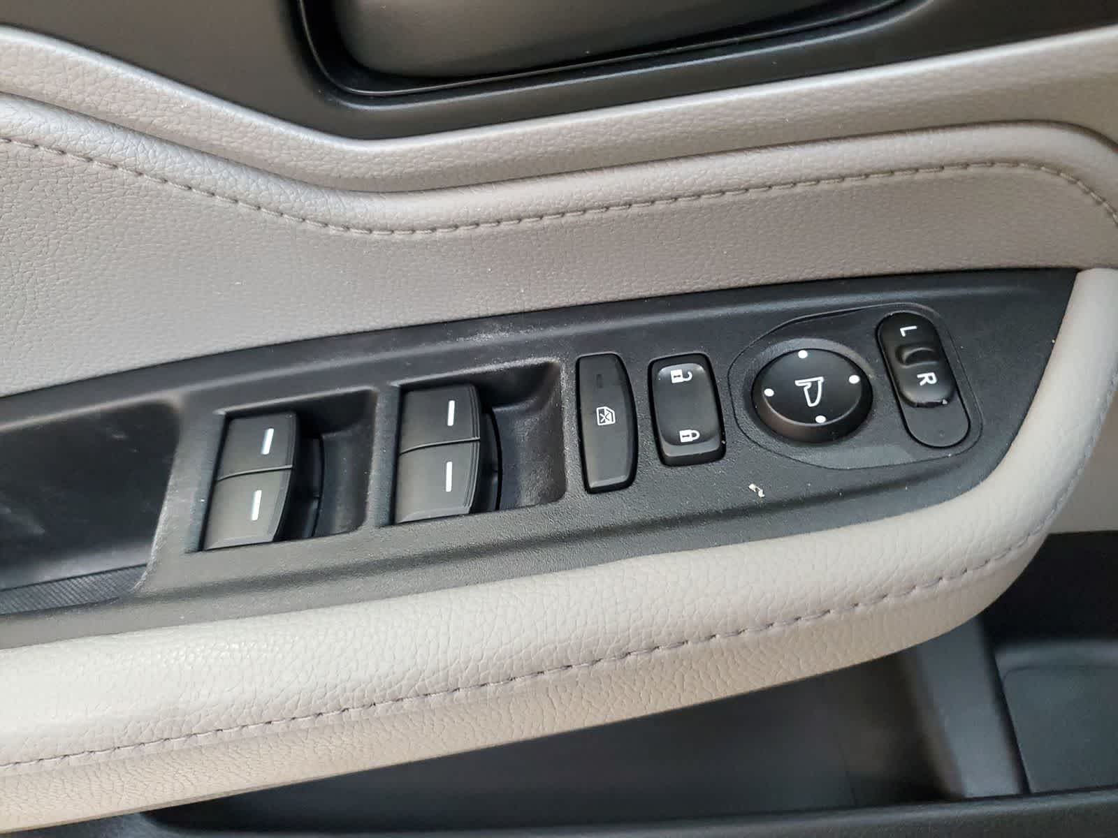 Thumbnail: 2019 Honda Odyssey - 17