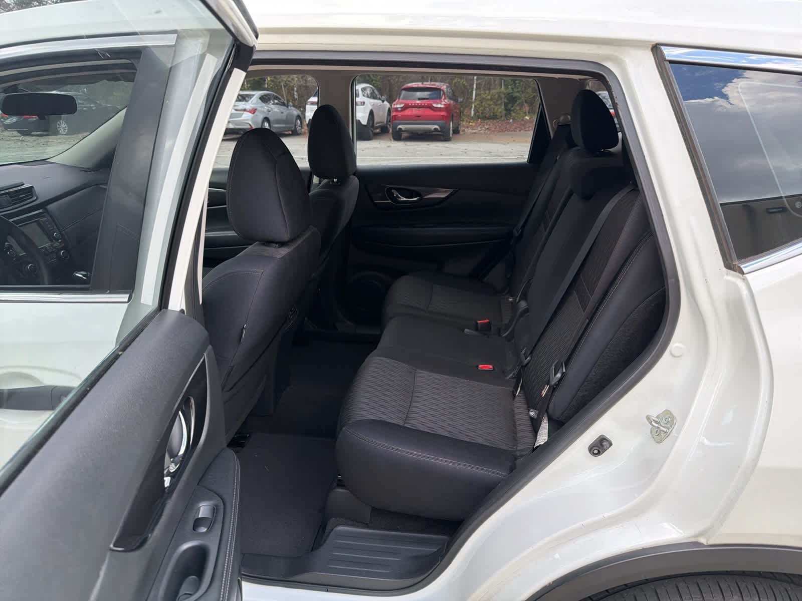 Thumbnail: 2018 Nissan Rogue - 15