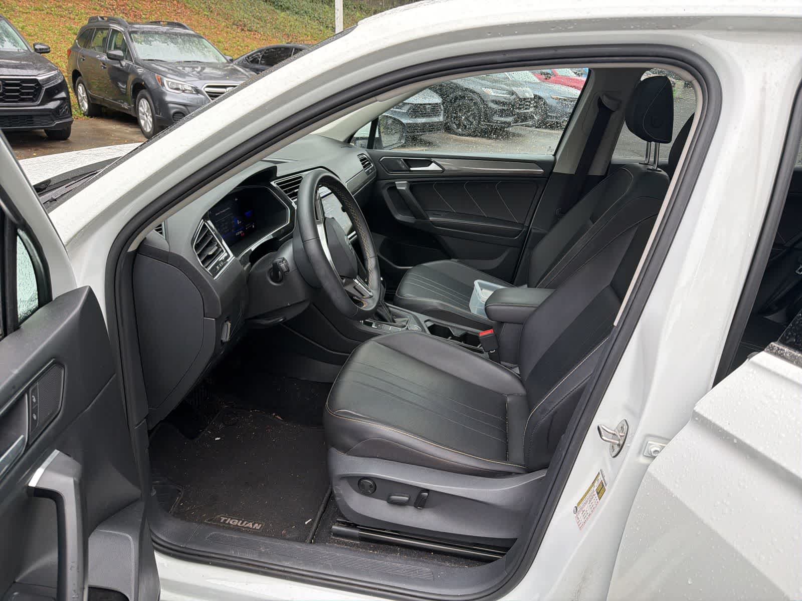 Thumbnail: 2022 Volkswagen Tiguan - 16