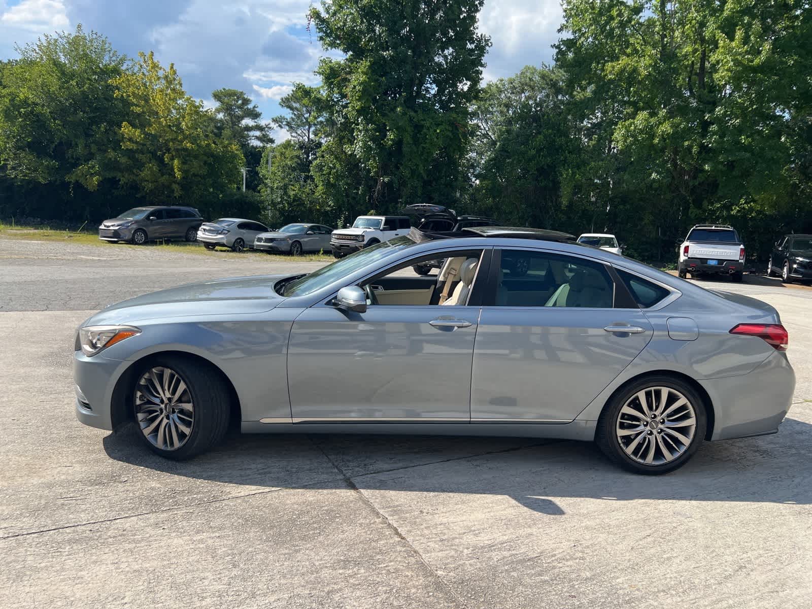 Thumbnail: 2017 Genesis G80 - 6