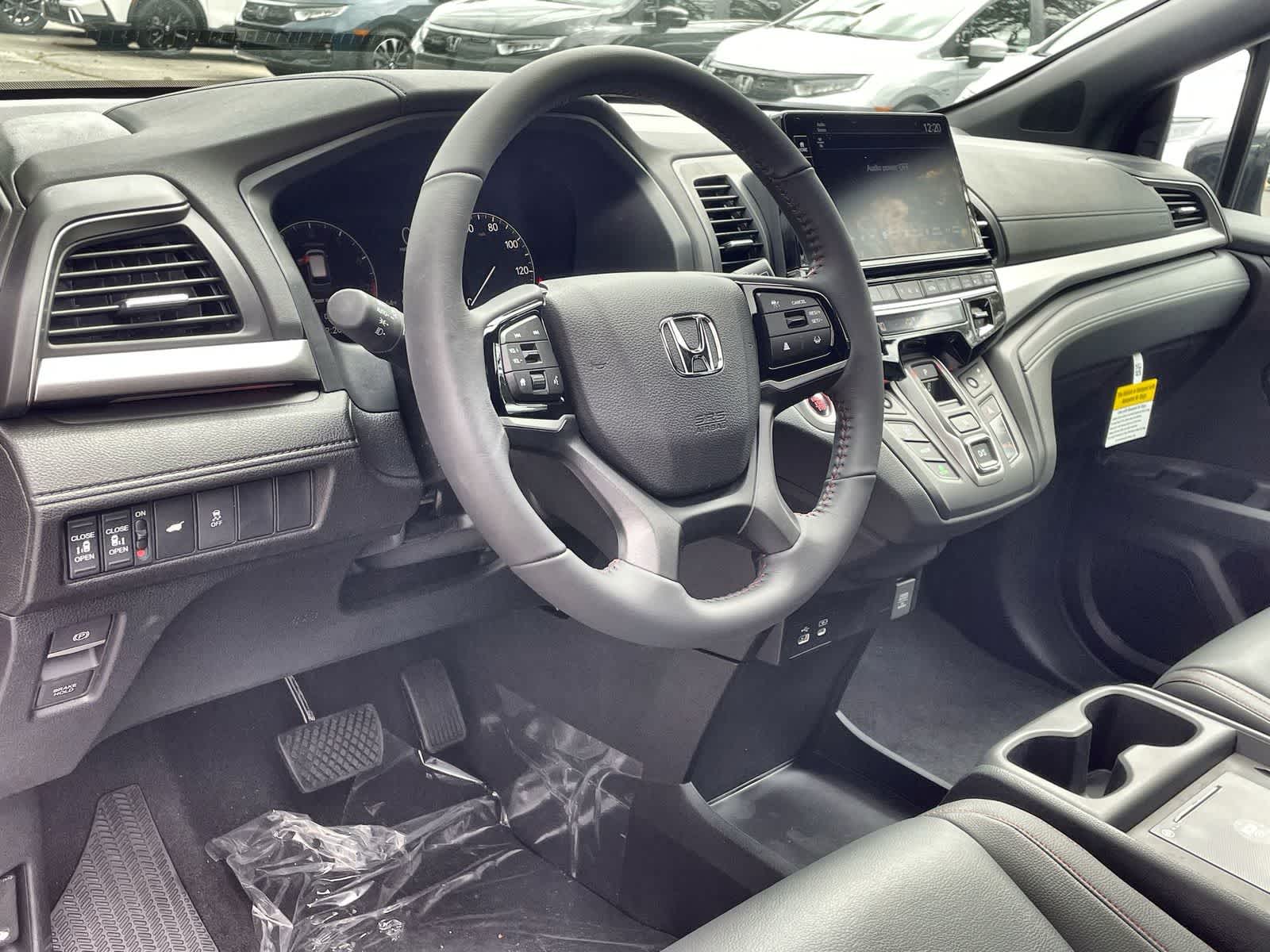 Thumbnail: 2026 Honda Odyssey - 13