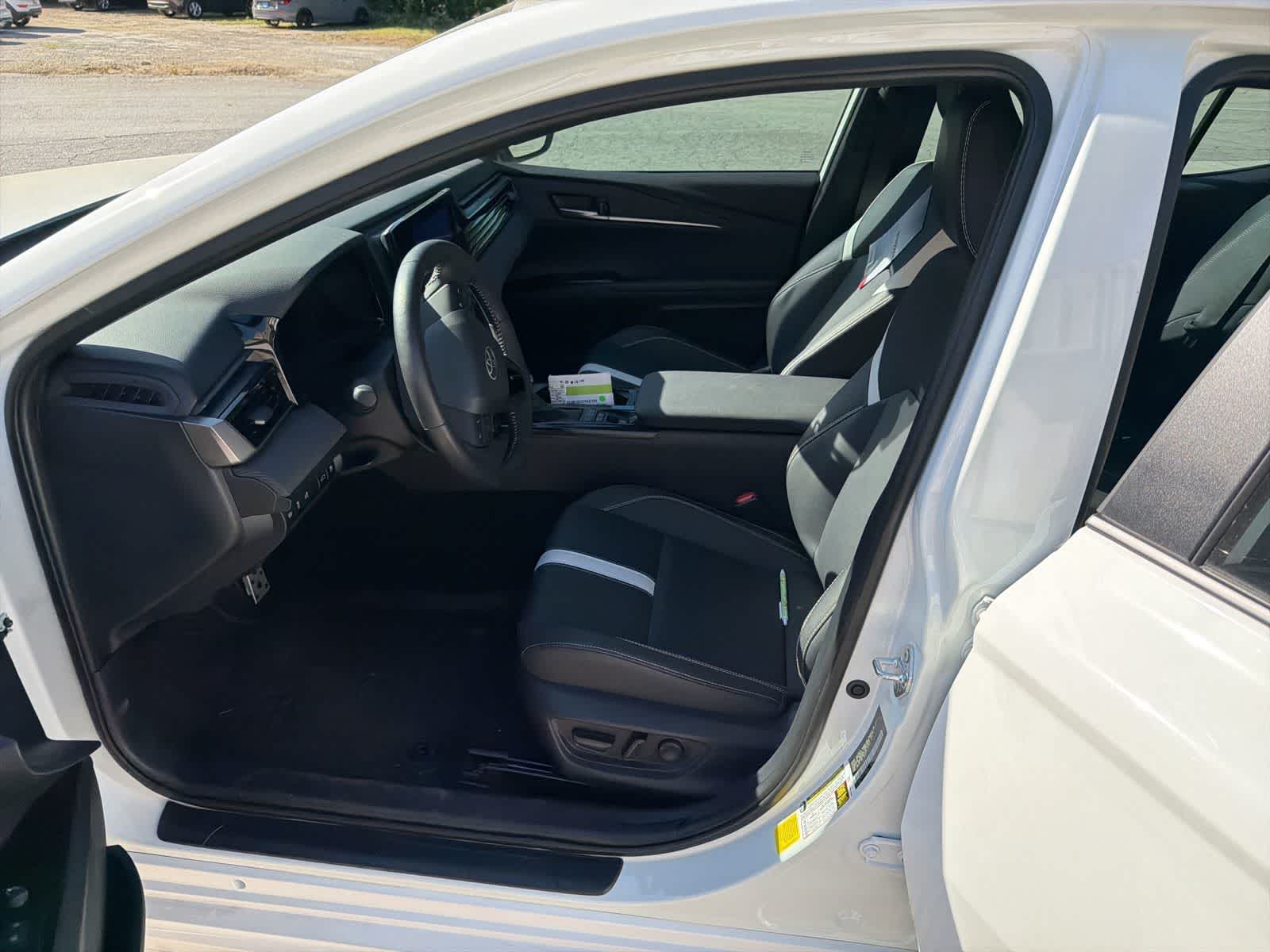 Thumbnail: 2025 Toyota Camry - 16