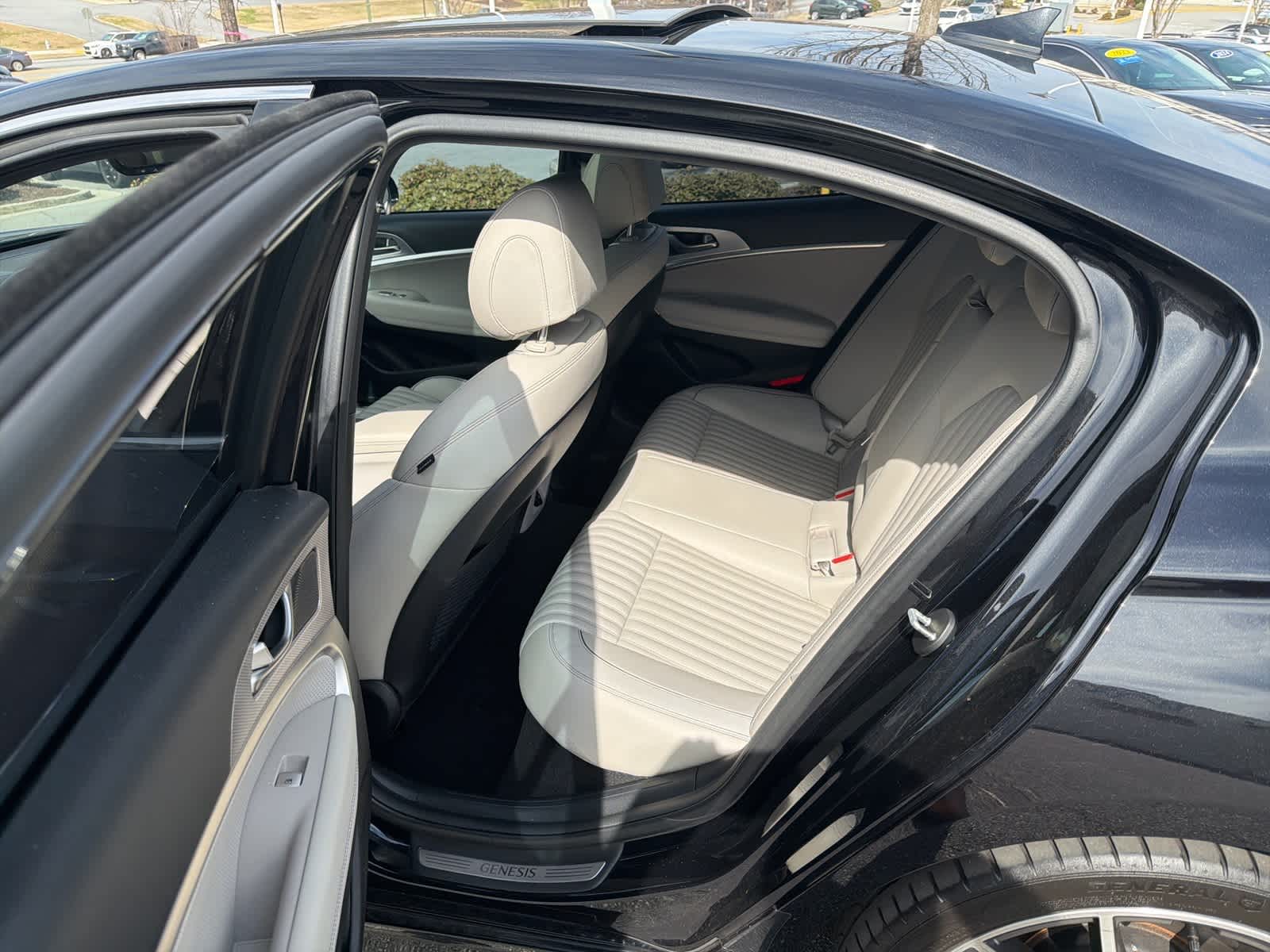 Thumbnail: 2022 Genesis G70 - 15