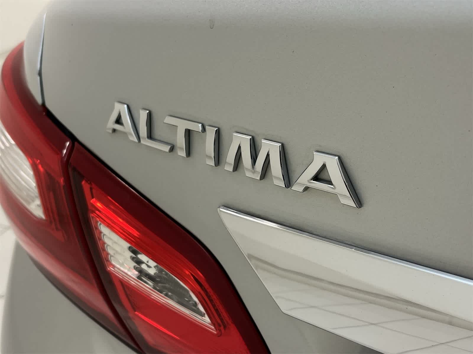 Thumbnail: 2017 Nissan Altima - 19
