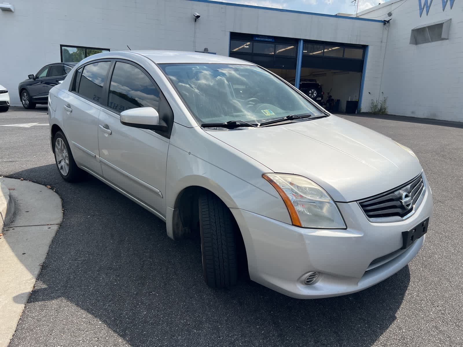 Thumbnail: 2012 Nissan Sentra - 12