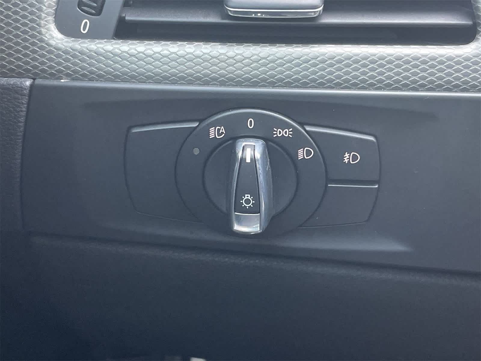 Thumbnail: 2013 BMW 3 Series - 29