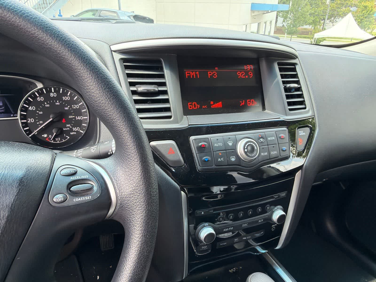 Thumbnail: 2016 Nissan Pathfinder - 23