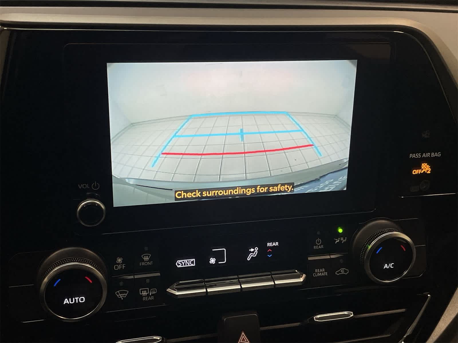 Thumbnail: 2023 Toyota Highlander - 3