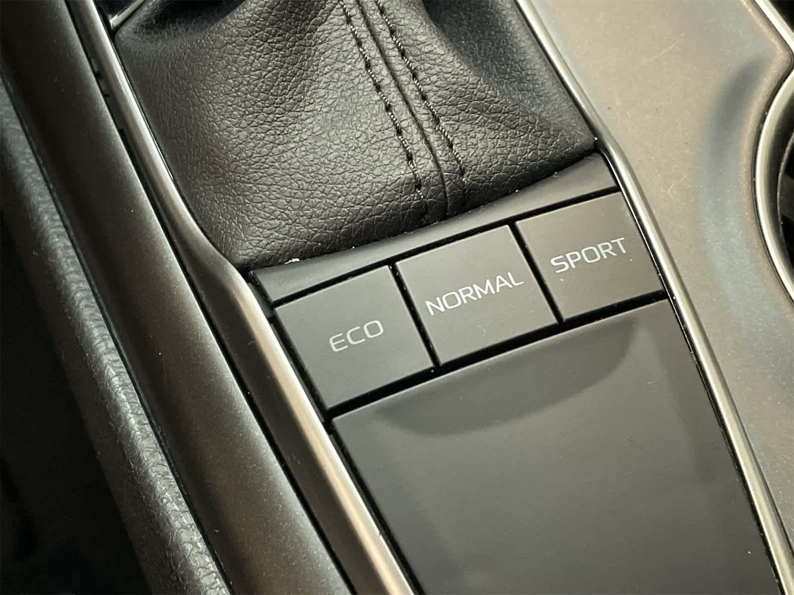 Thumbnail: 2022 Toyota Camry - 29