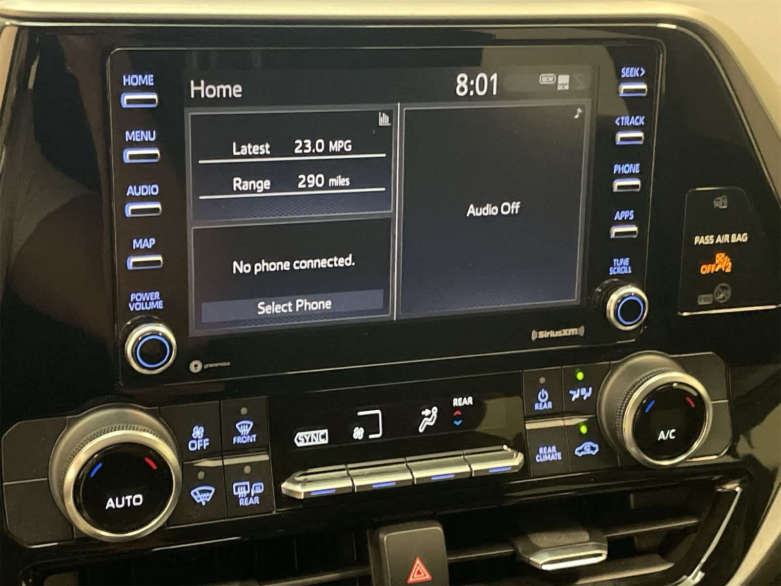 Thumbnail: 2022 Toyota Highlander - 4