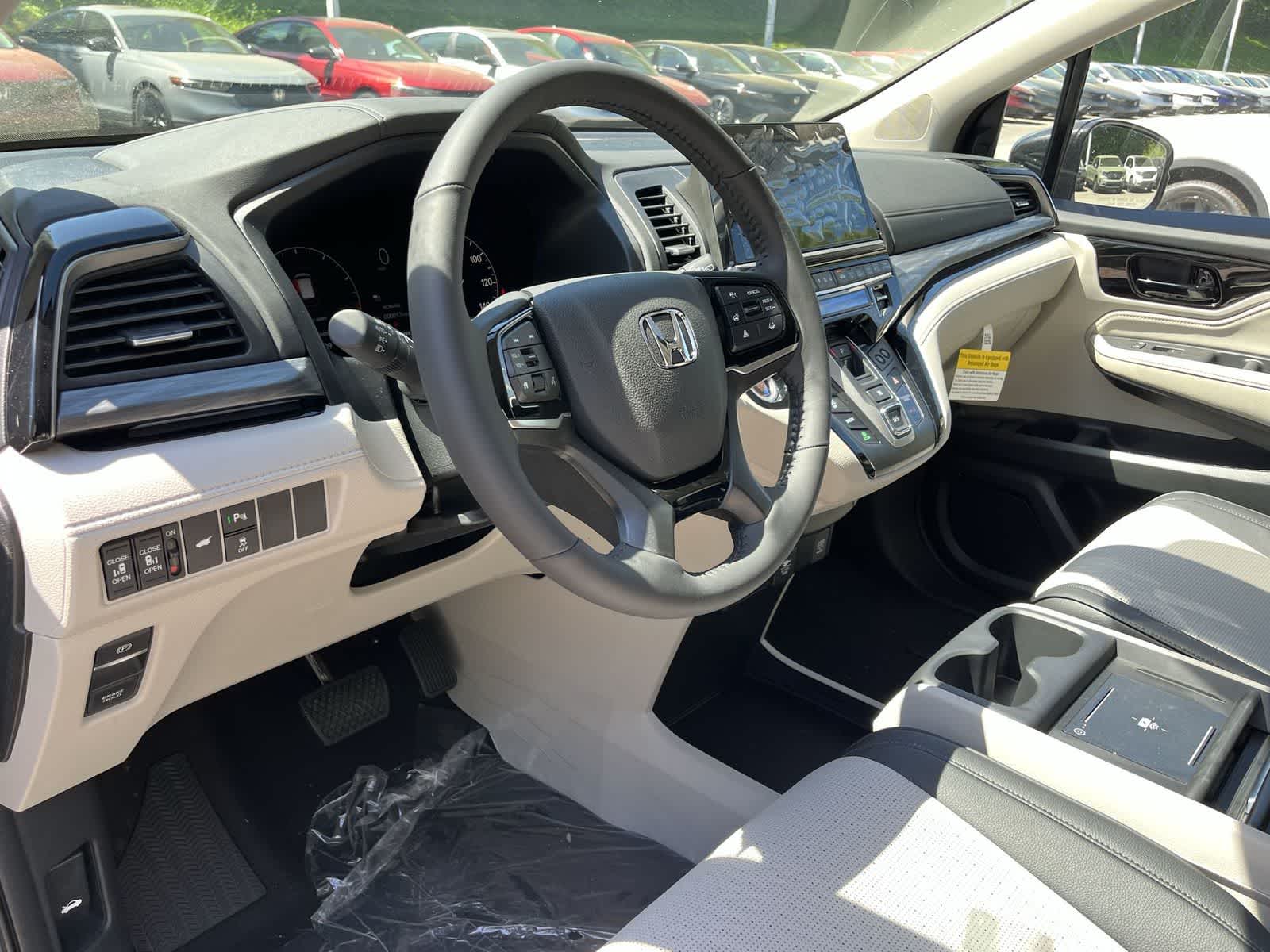 Thumbnail: 2026 Honda Odyssey - 13