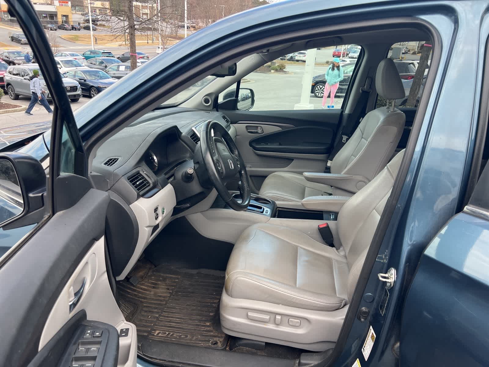 Thumbnail: 2016 Honda Pilot - 16