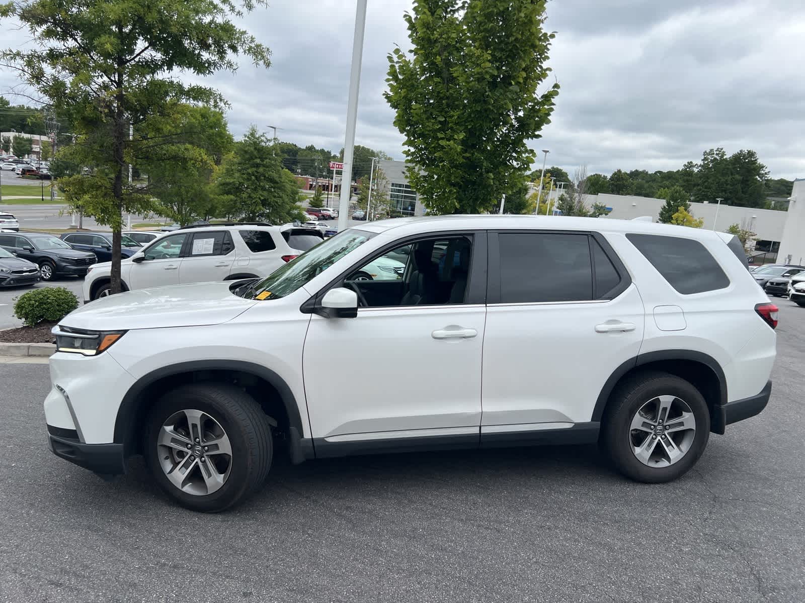 Thumbnail: 2023 Honda Pilot - 6