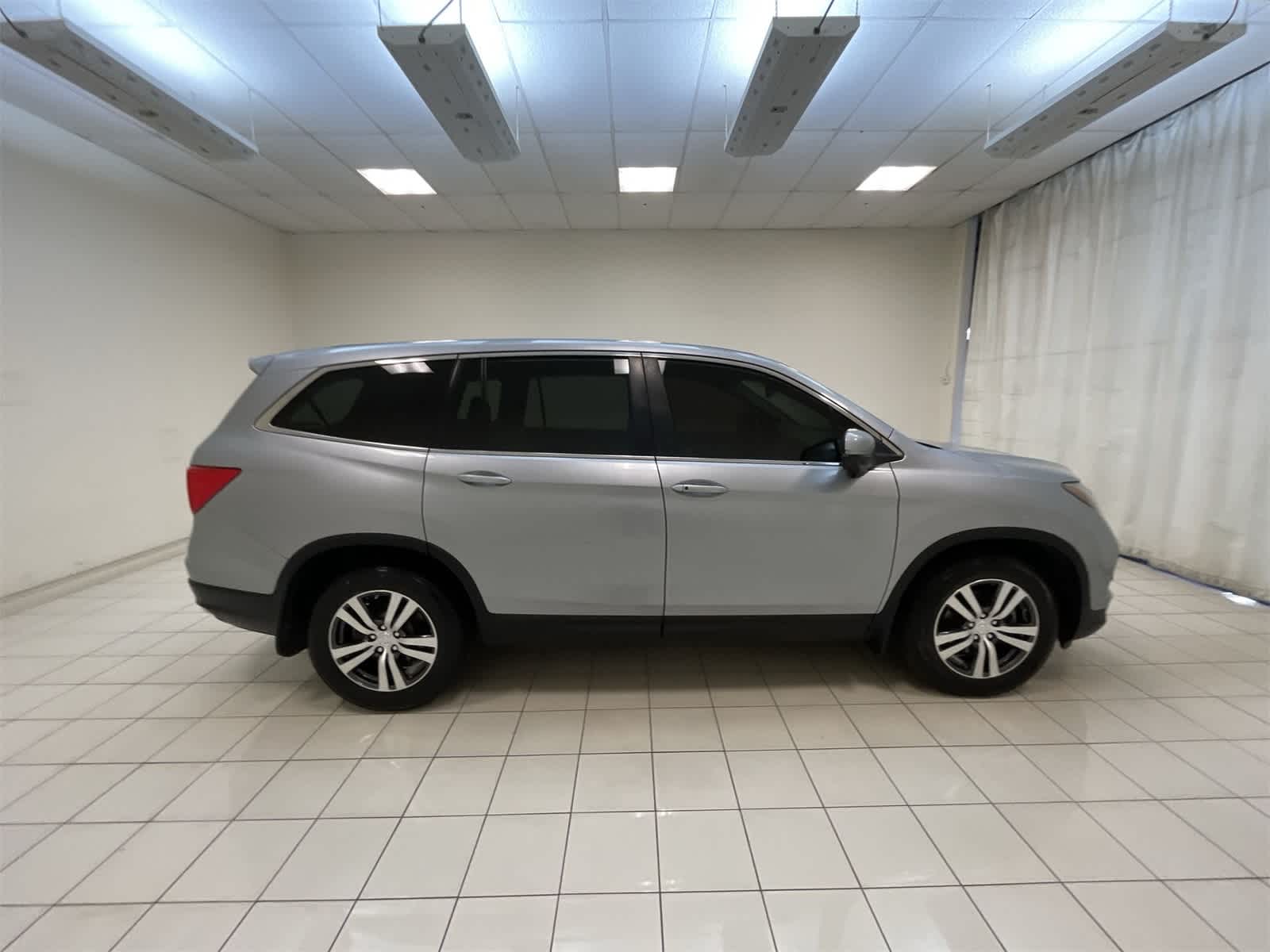 Thumbnail: 2018 Honda Pilot - 26