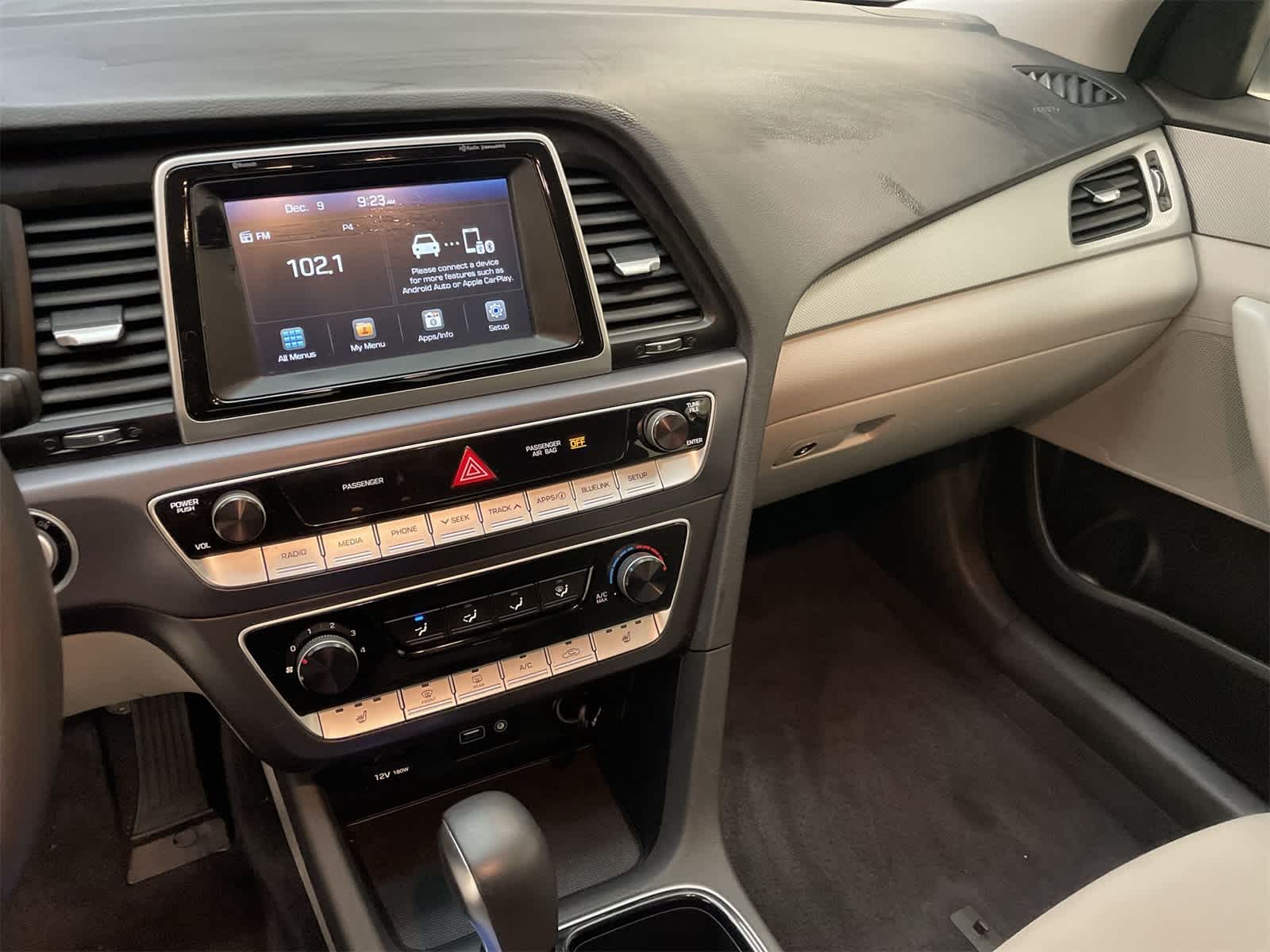 Thumbnail: 2018 Hyundai Sonata - 28