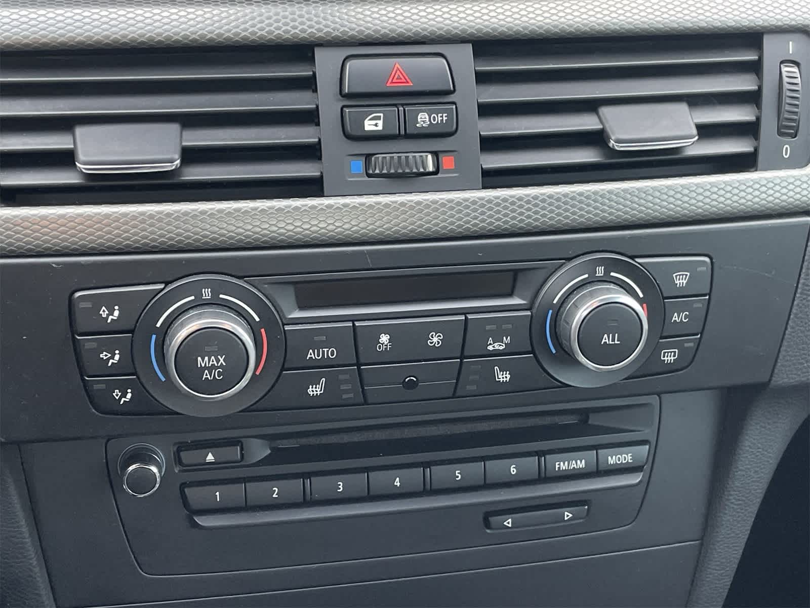 Thumbnail: 2013 BMW 3 Series - 33