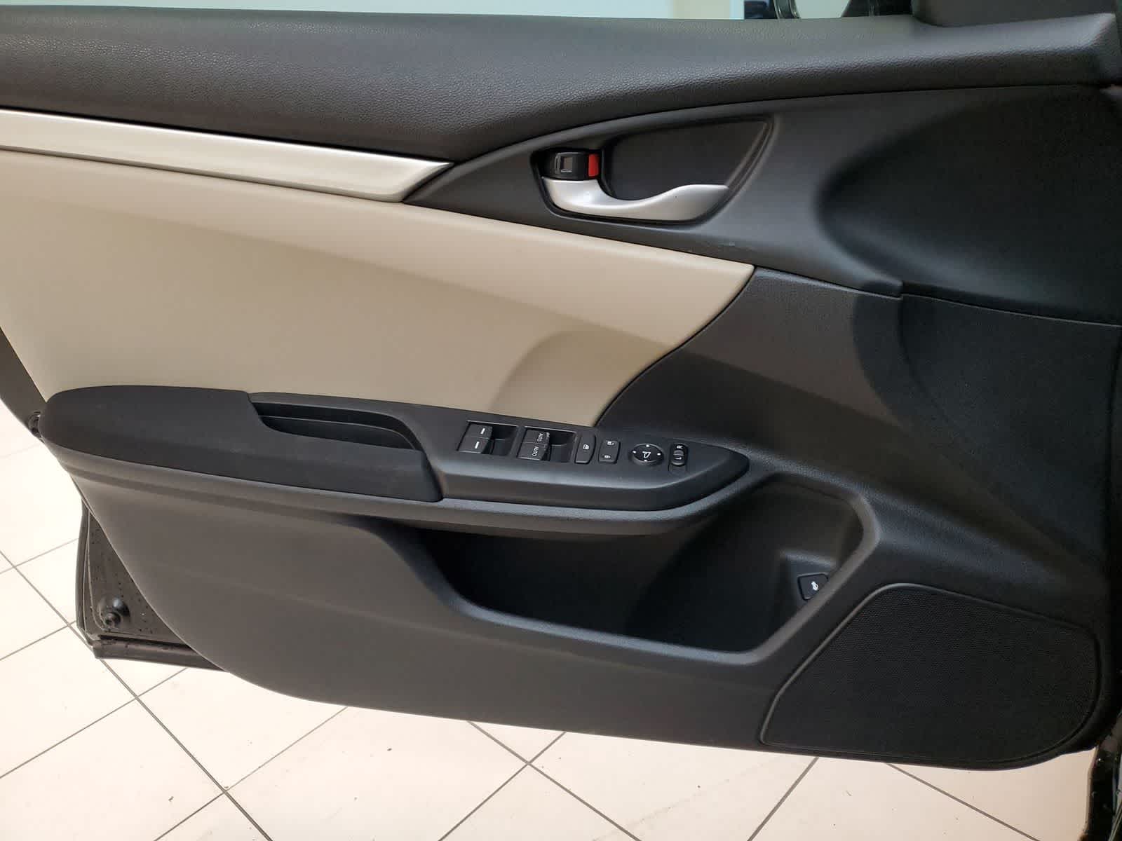 Thumbnail: 2016 Honda Civic - 13