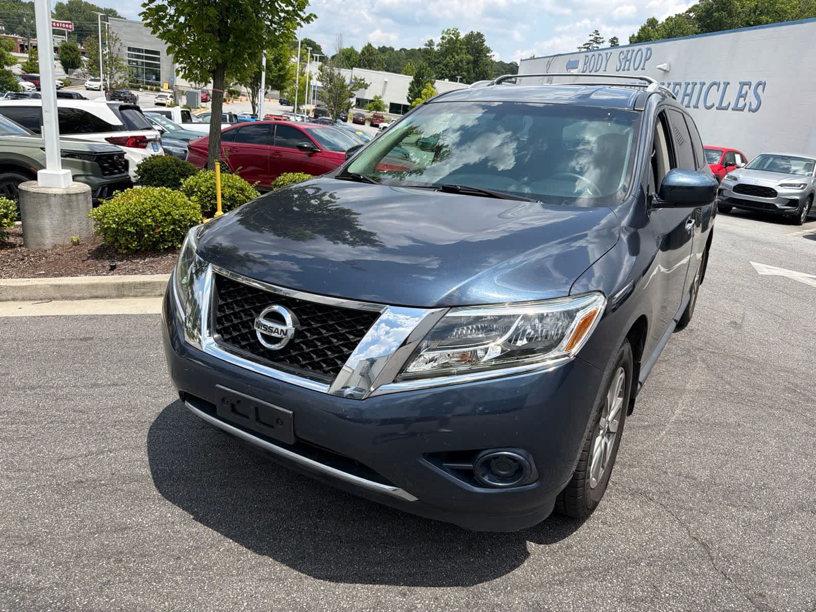 Thumbnail: 2016 Nissan Pathfinder - 4