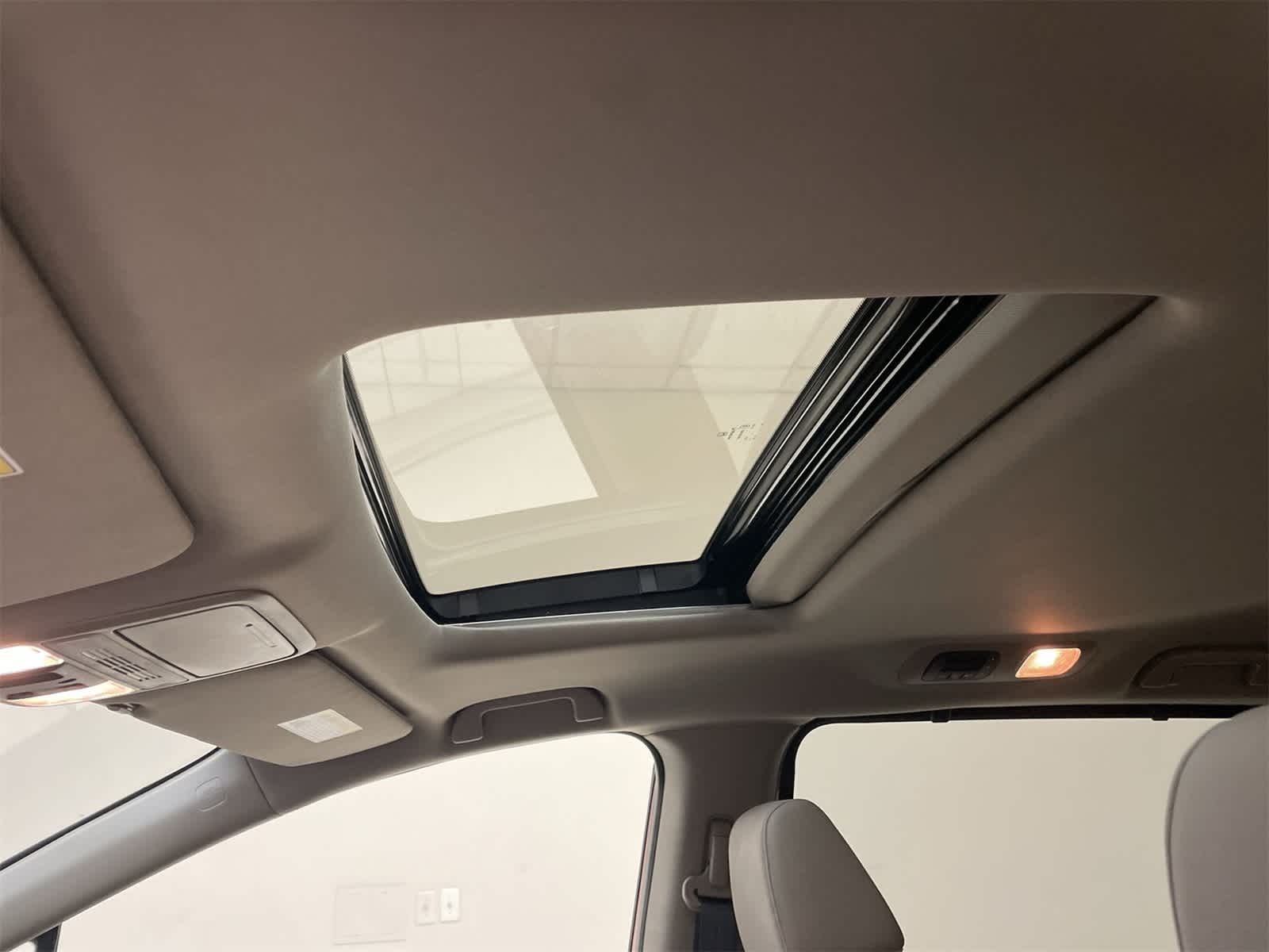 Thumbnail: 2023 Honda Odyssey - 3