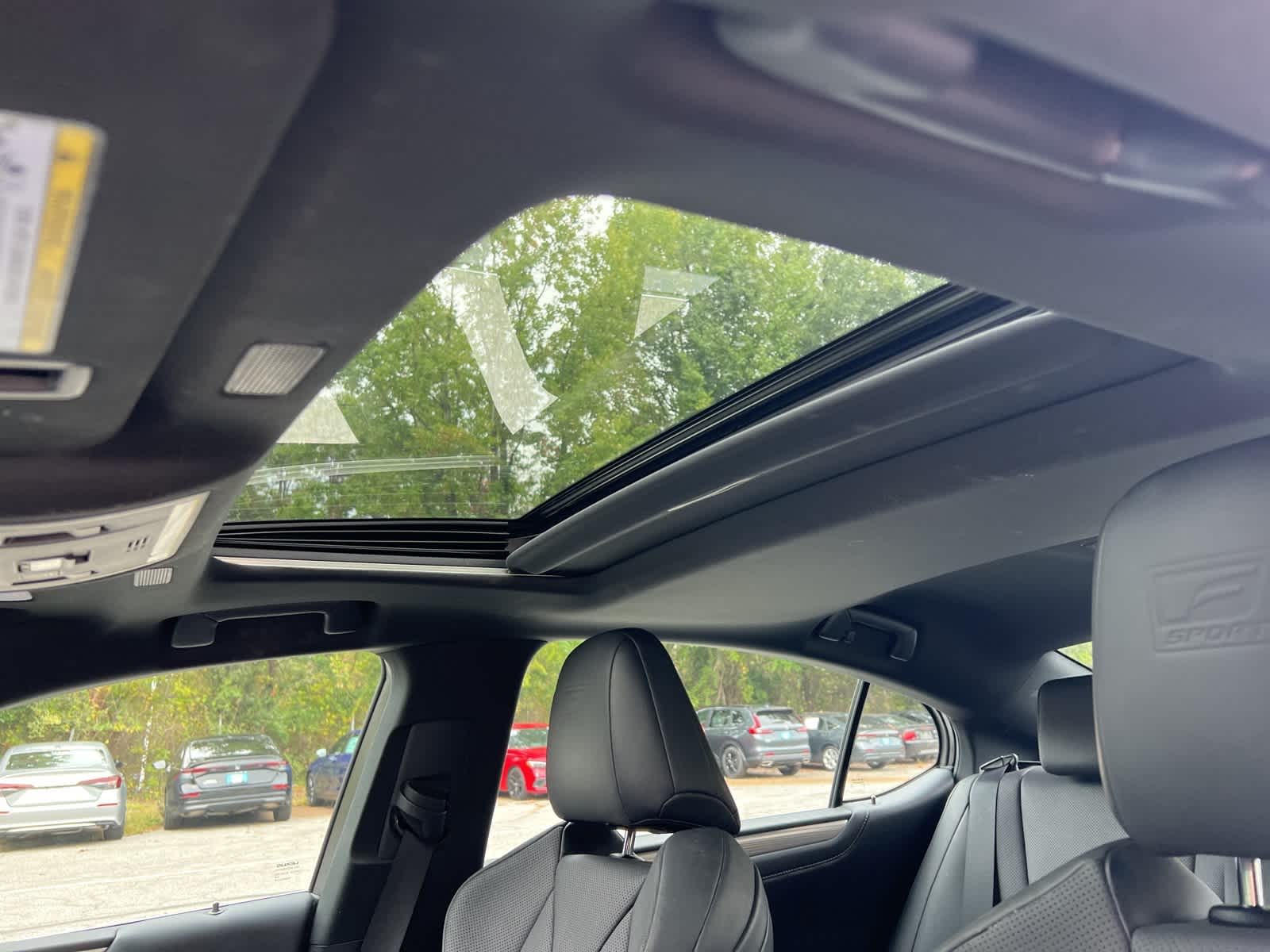 Thumbnail: 2022 Lexus ES - 20