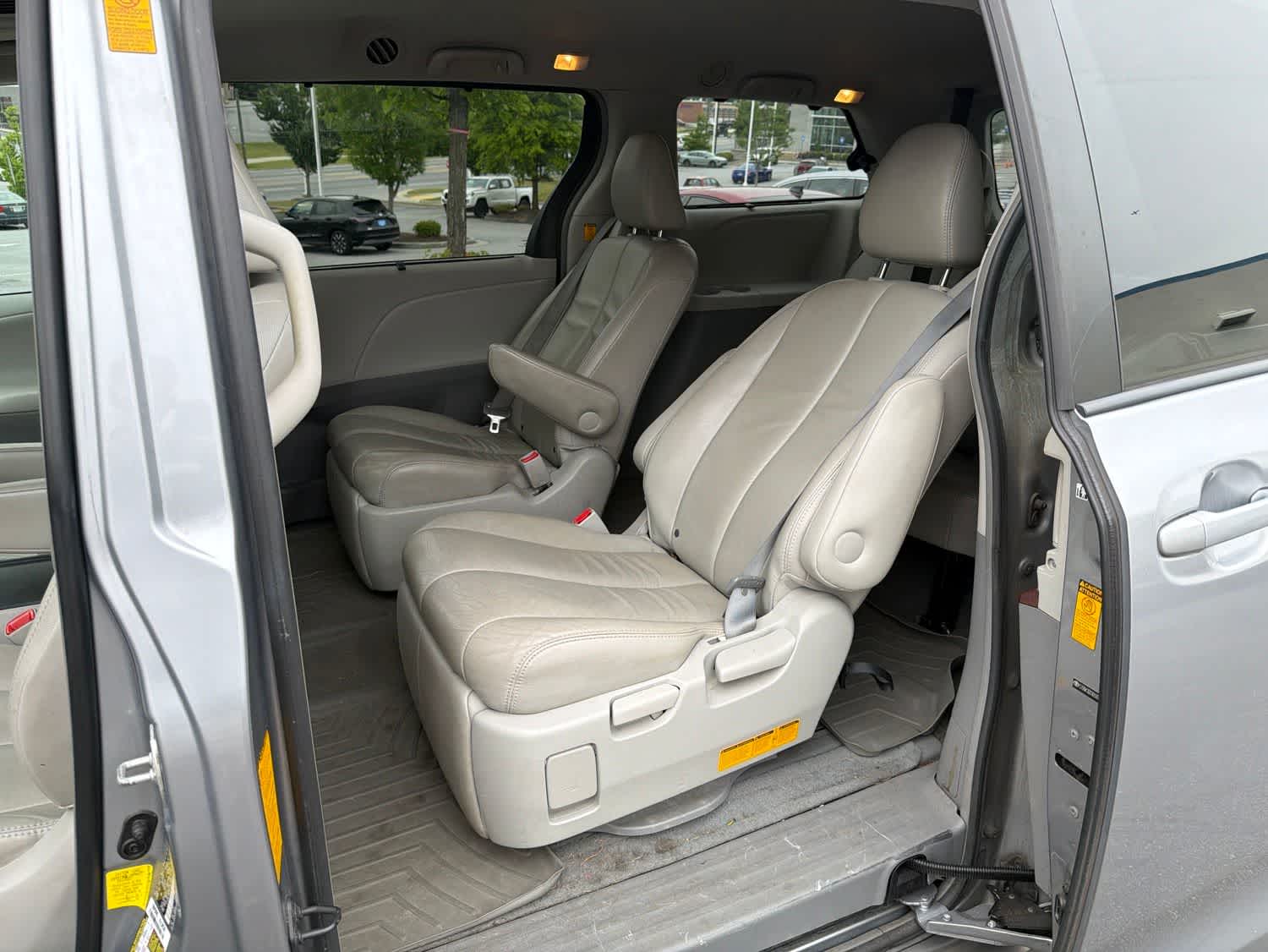 Thumbnail: 2013 Toyota Sienna - 16