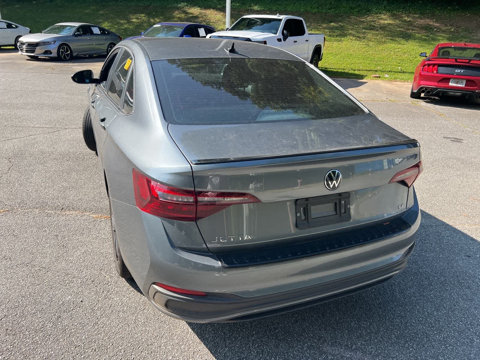 Thumbnail: 2024 Volkswagen Jetta - 9