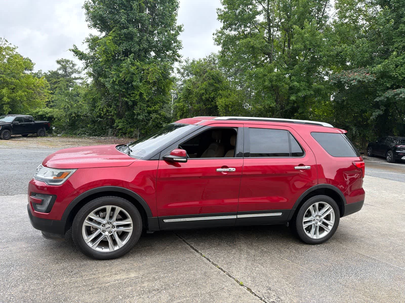 Thumbnail: 2016 Ford Explorer - 7