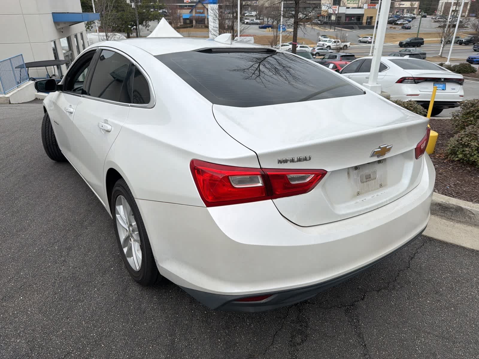 Thumbnail: 2016 Chevrolet Malibu - 8