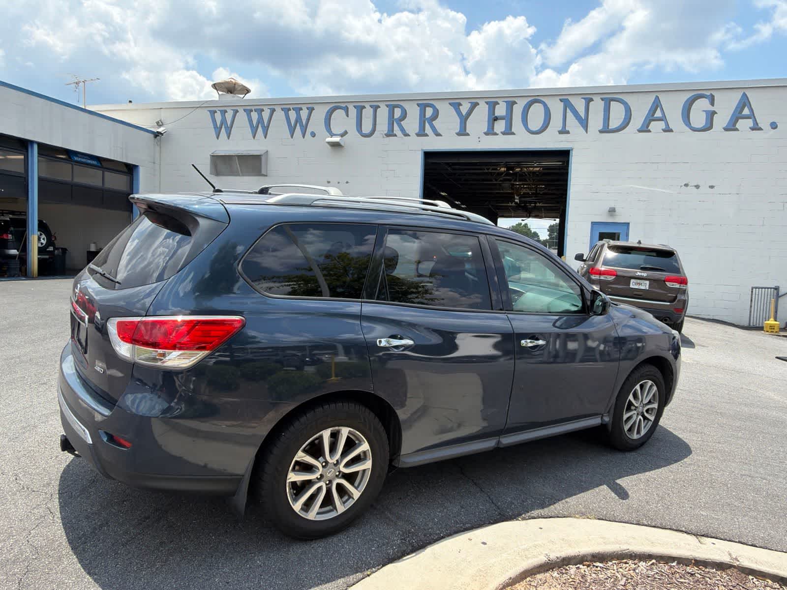 Thumbnail: 2016 Nissan Pathfinder - 12