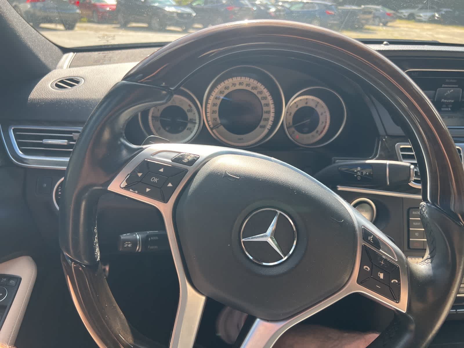 Thumbnail: 2016 Mercedes-Benz E-Class - 21