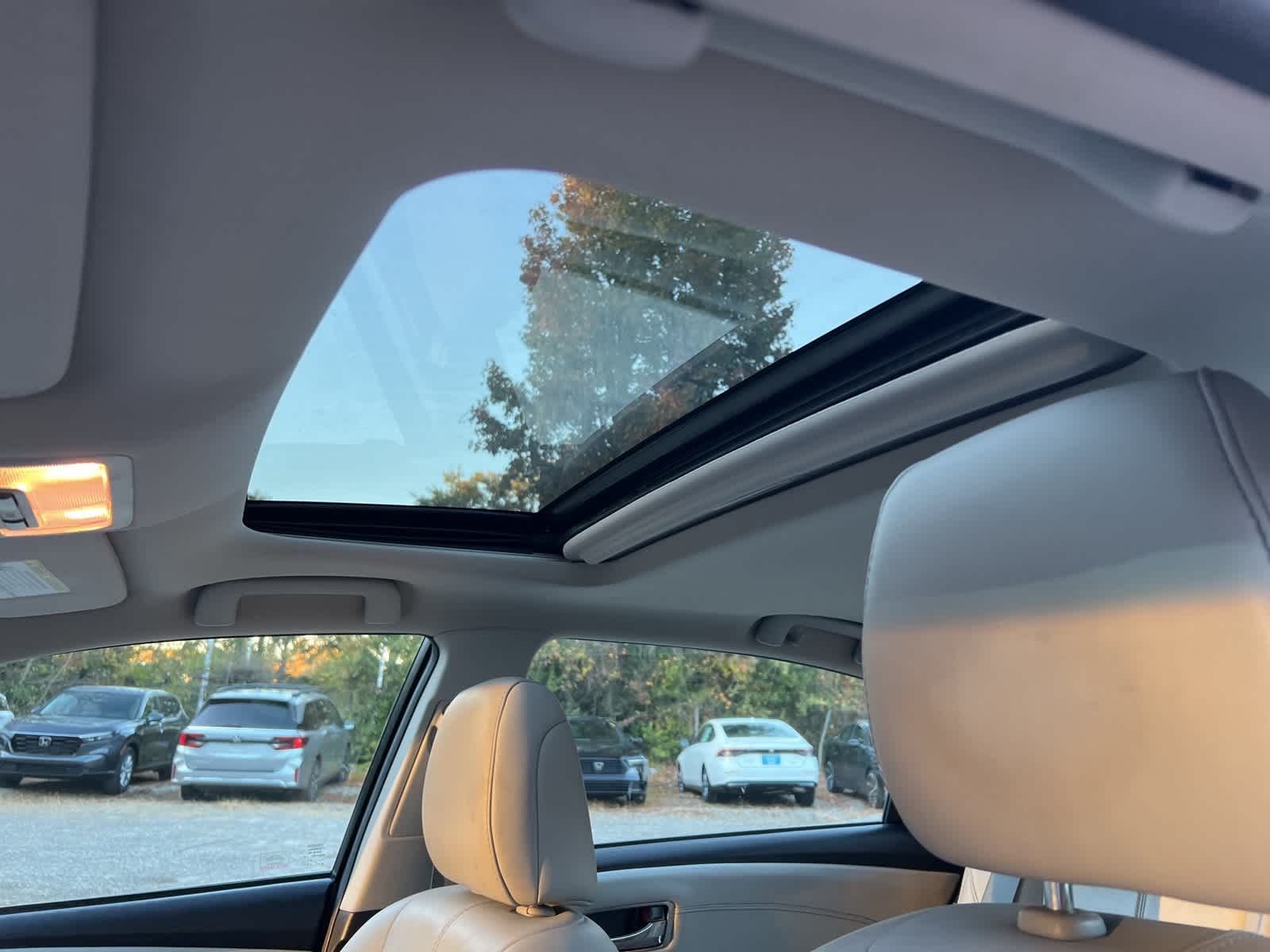 Thumbnail: 2014 Toyota Avalon - 19