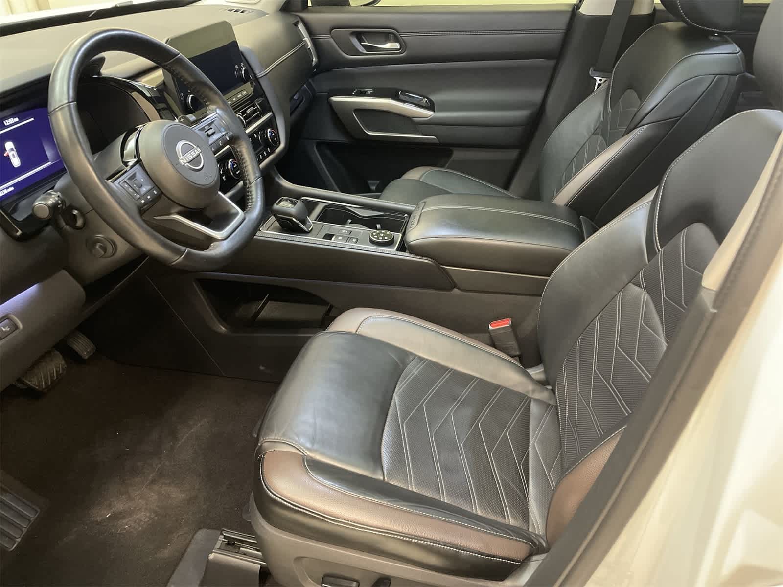 Thumbnail: 2023 Nissan Pathfinder - 20