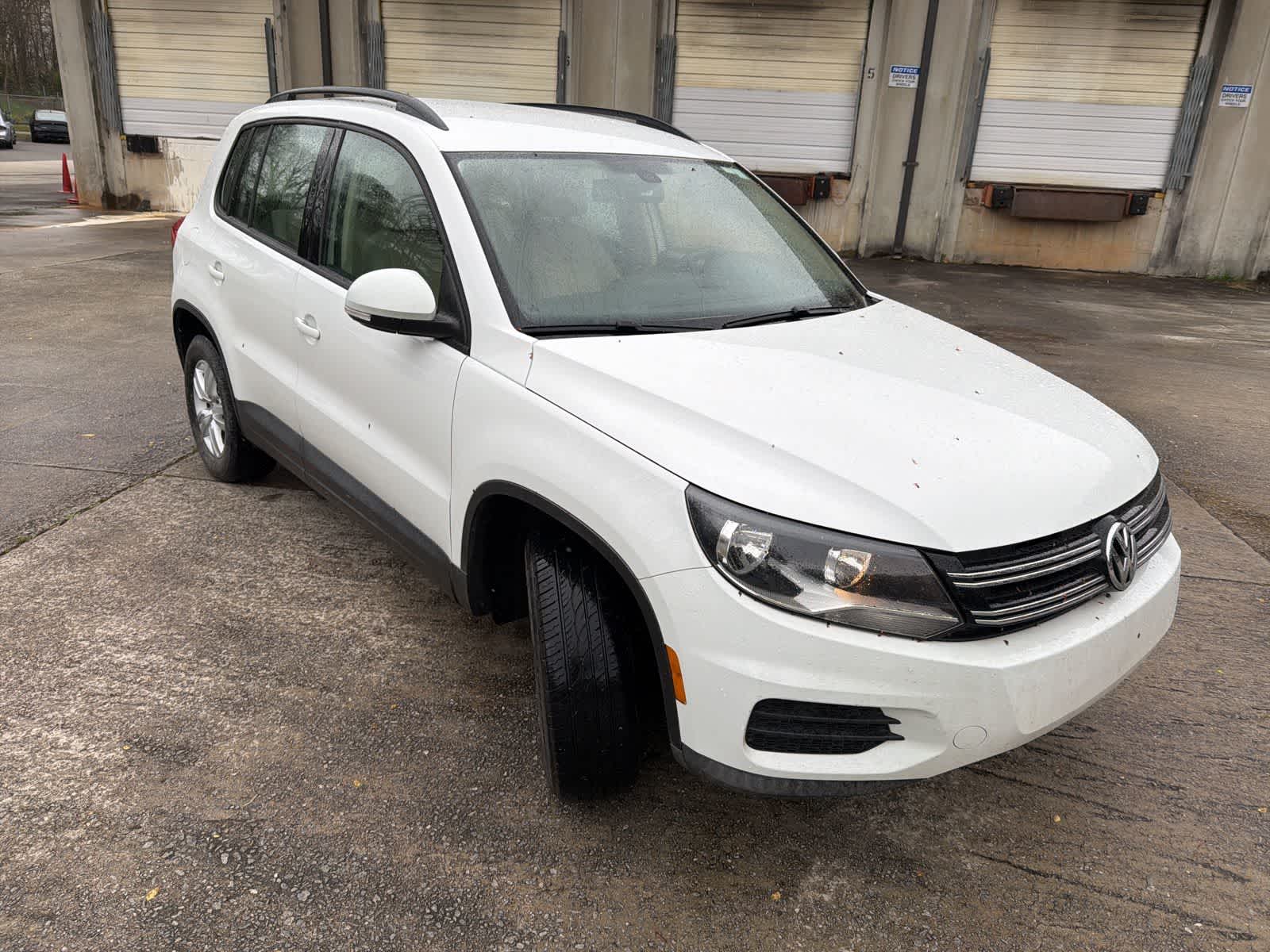Thumbnail: 2016 Volkswagen Tiguan - 13