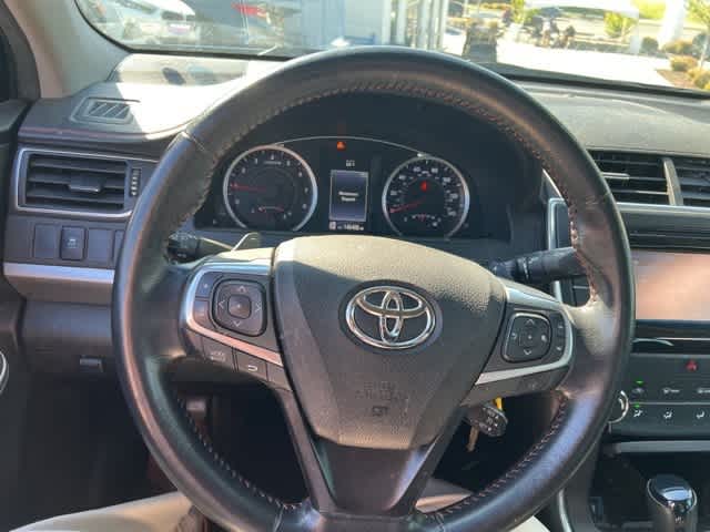 2015 Toyota Camry SE 21