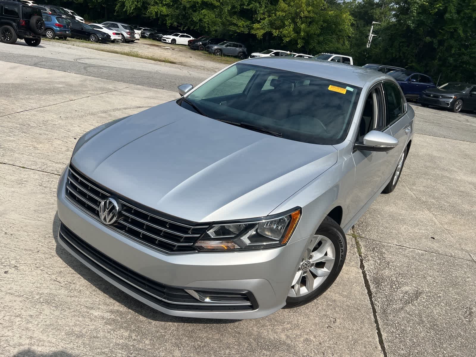 Thumbnail: 2016 Volkswagen Passat - 3