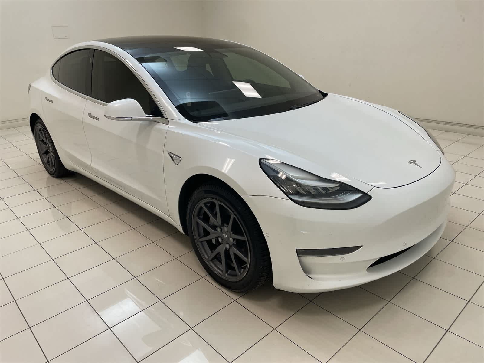 Thumbnail: 2020 Tesla Model 3 - 23