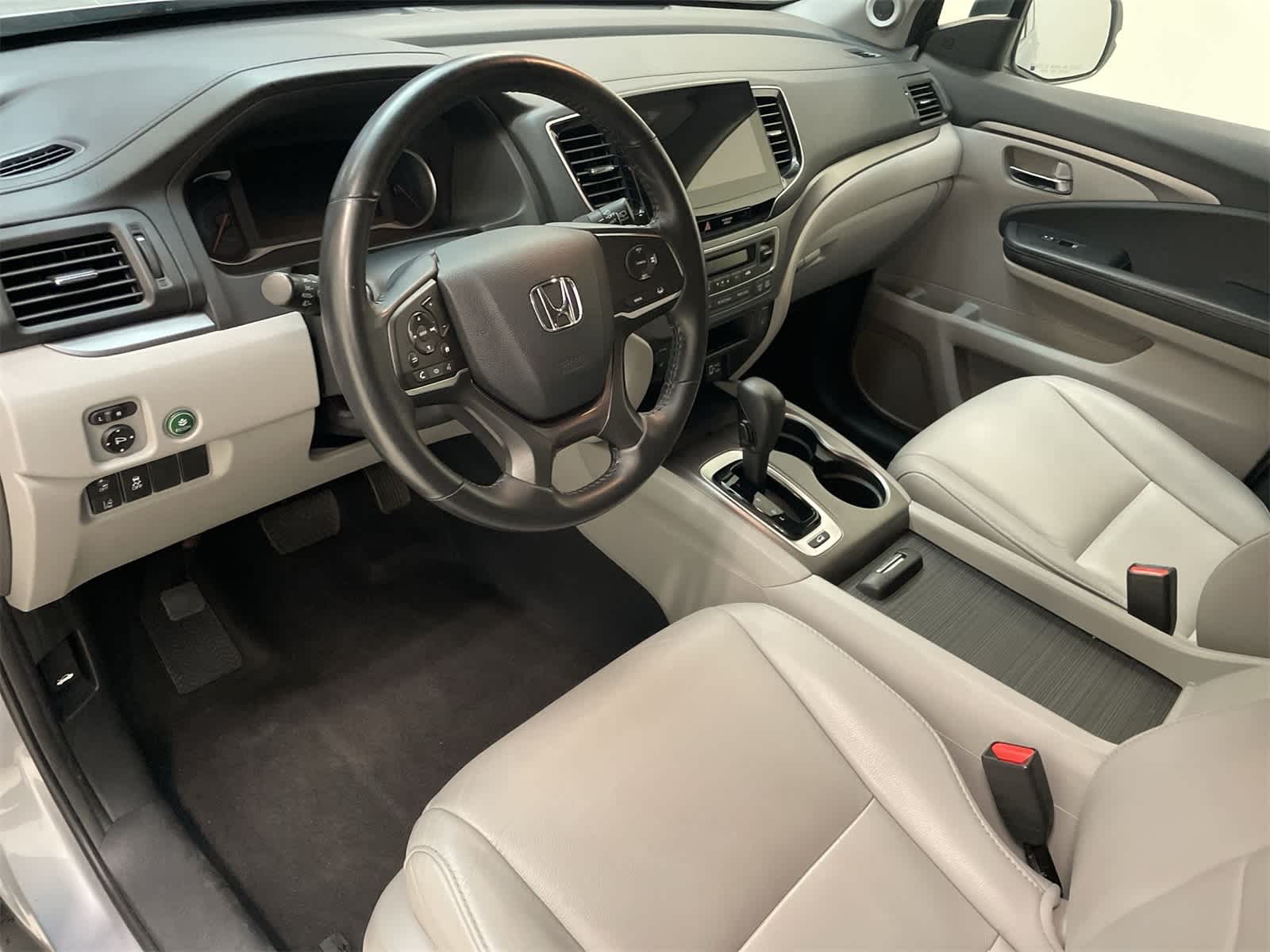 Thumbnail: 2019 Honda Pilot - 2