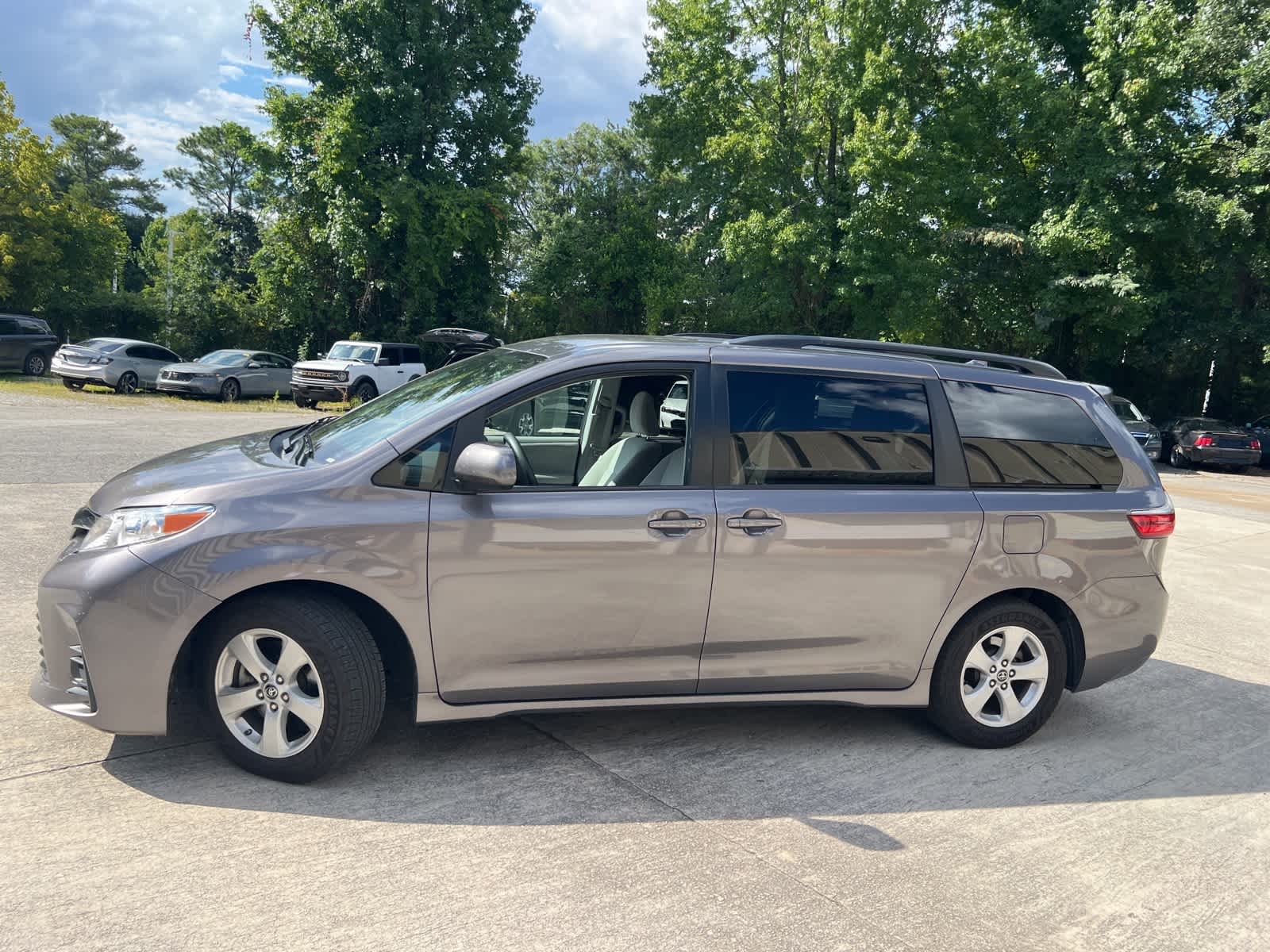 Thumbnail: 2020 Toyota Sienna - 5