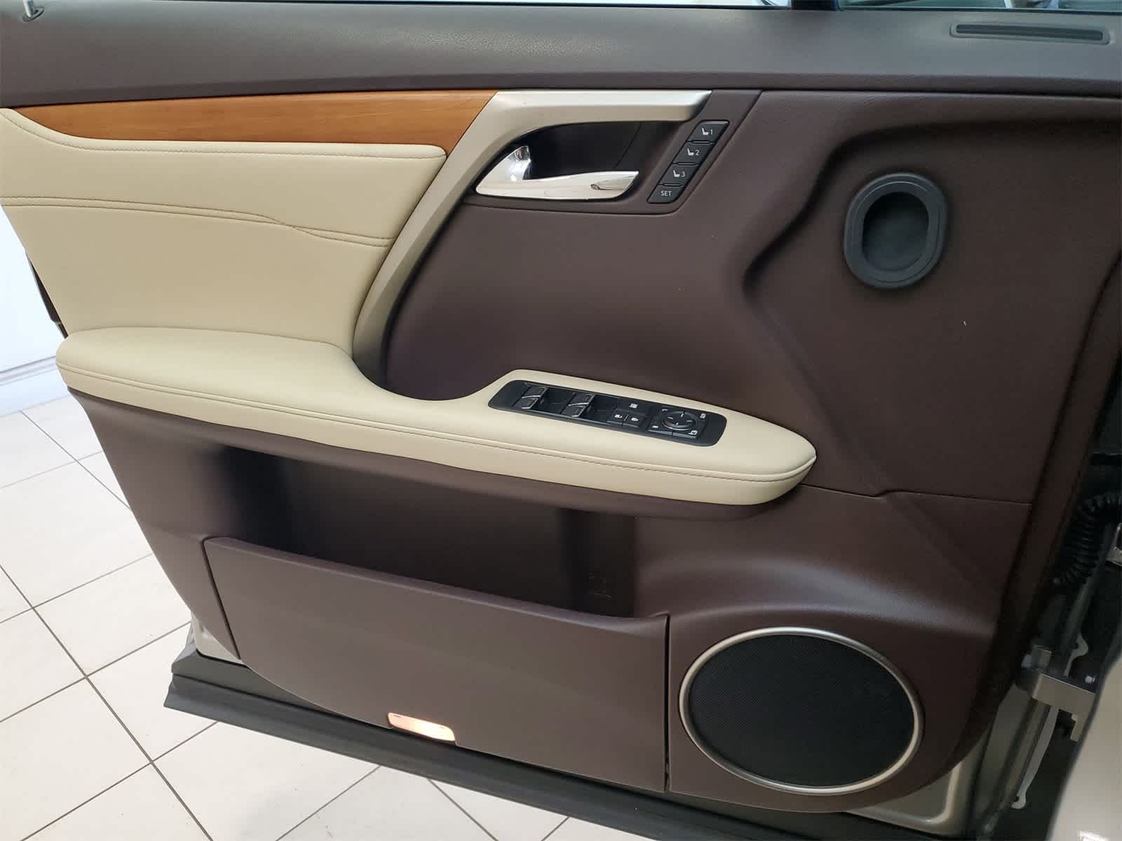 Thumbnail: 2018 Lexus RX - 17