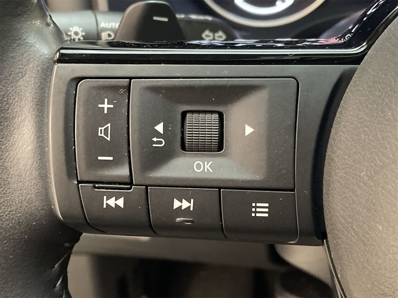 Thumbnail: 2023 Nissan Rogue - 13