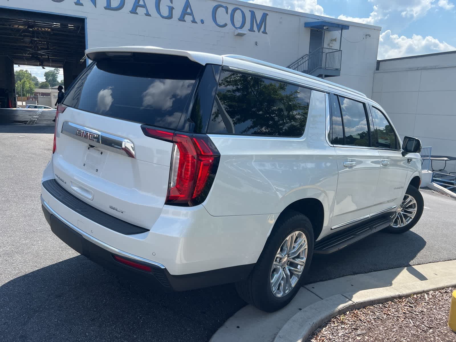 Thumbnail: 2021 GMC Yukon XL - 10
