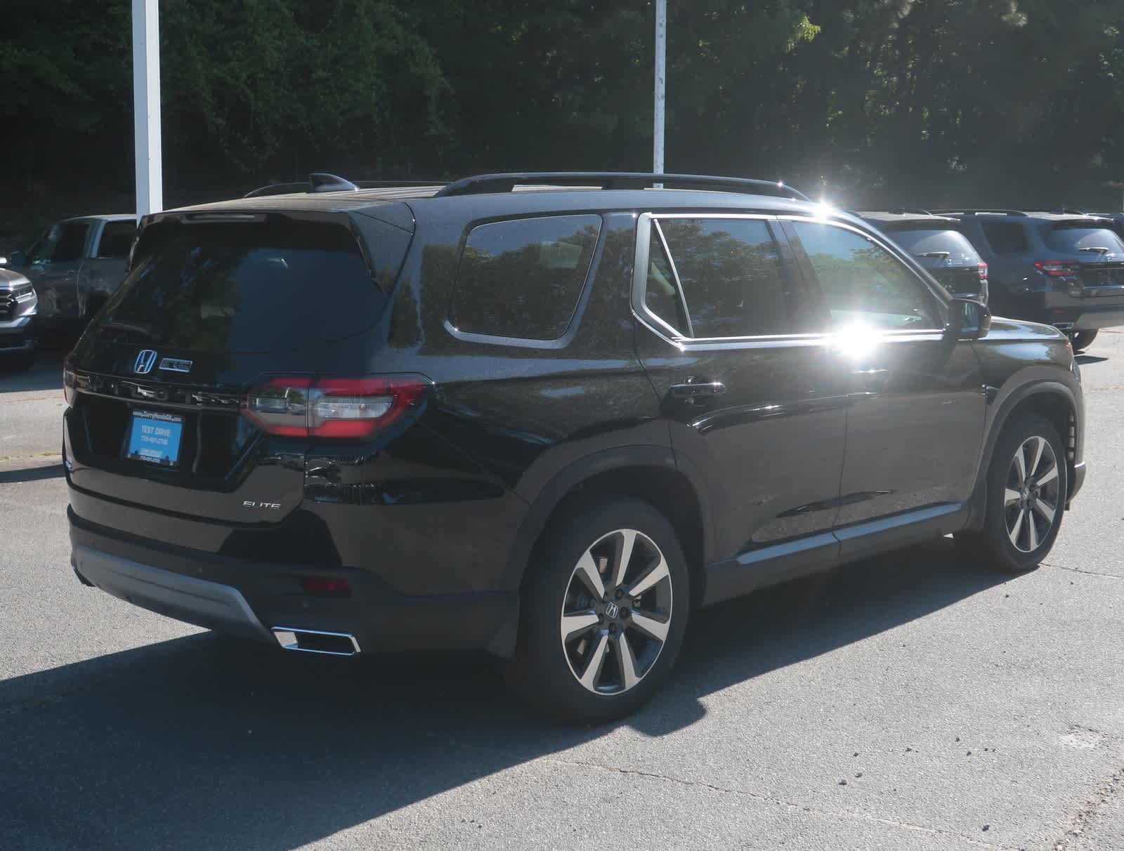 2025 Honda Pilot Elite photo 3