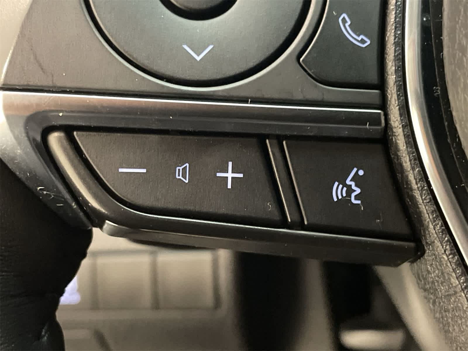 Thumbnail: 2019 Toyota Camry - 31