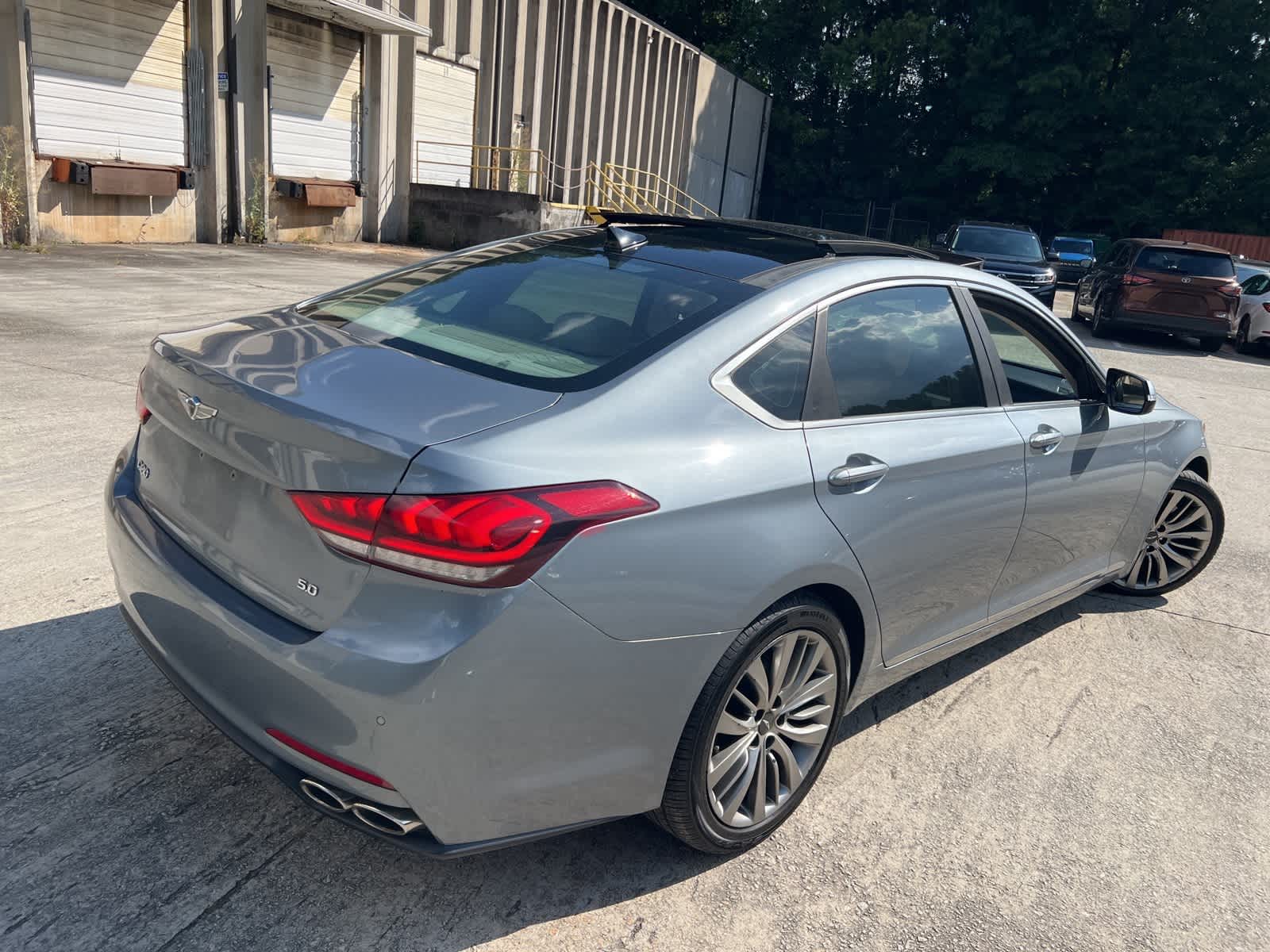 Thumbnail: 2017 Genesis G80 - 10